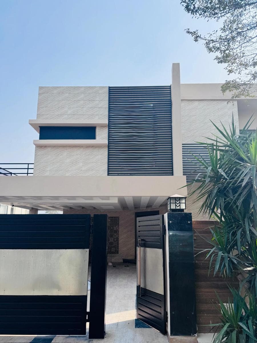 20 Marla Used House for sale in DHA, Lahore | TL-1937 Slide 1