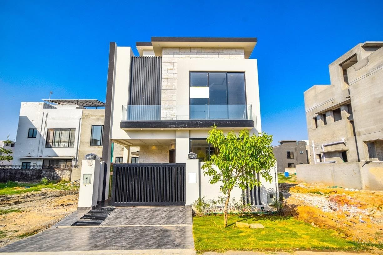 5 Marla Used House for sale in DHA, Lahore | TL-2253 Slide 1