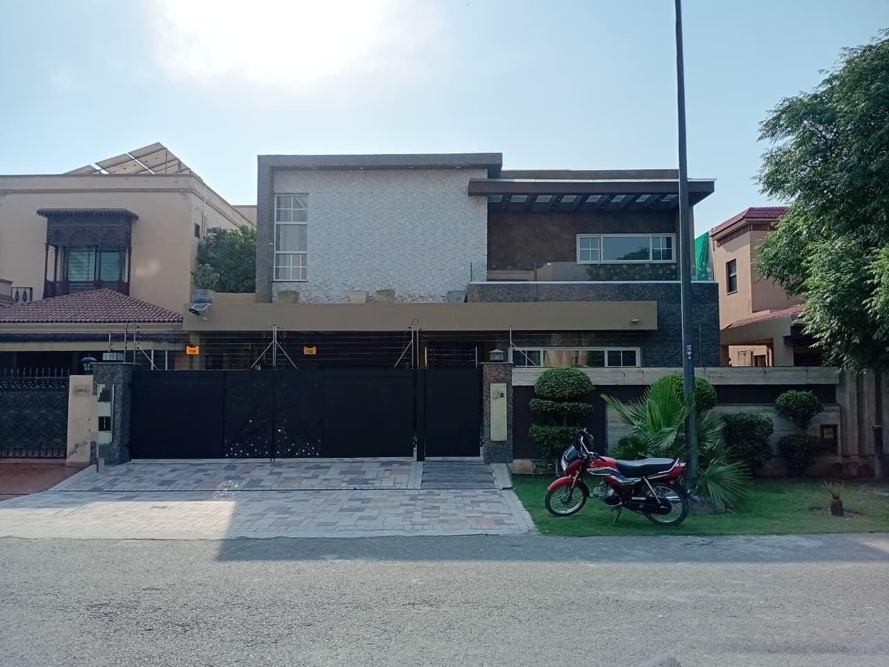20 Marla Used House for sale in DHA, Lahore | TL-2701 Slide 1