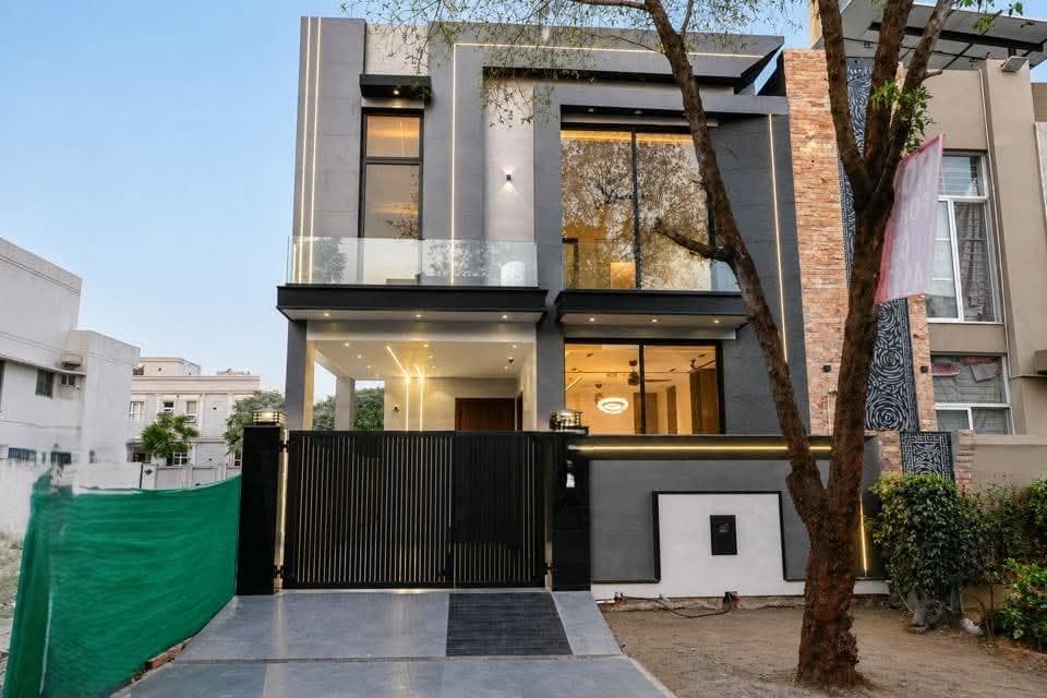 5 Marla Brand New House for sale in DHA Lahore, Lahore | TL-3186 Slide 1