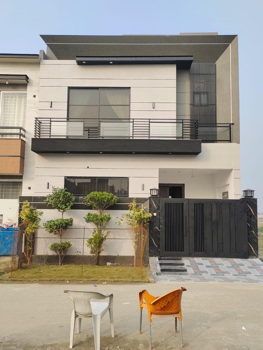 5 Marla Brand New House for sale in Paragon City, Lahore | TL-1545 Slide 1