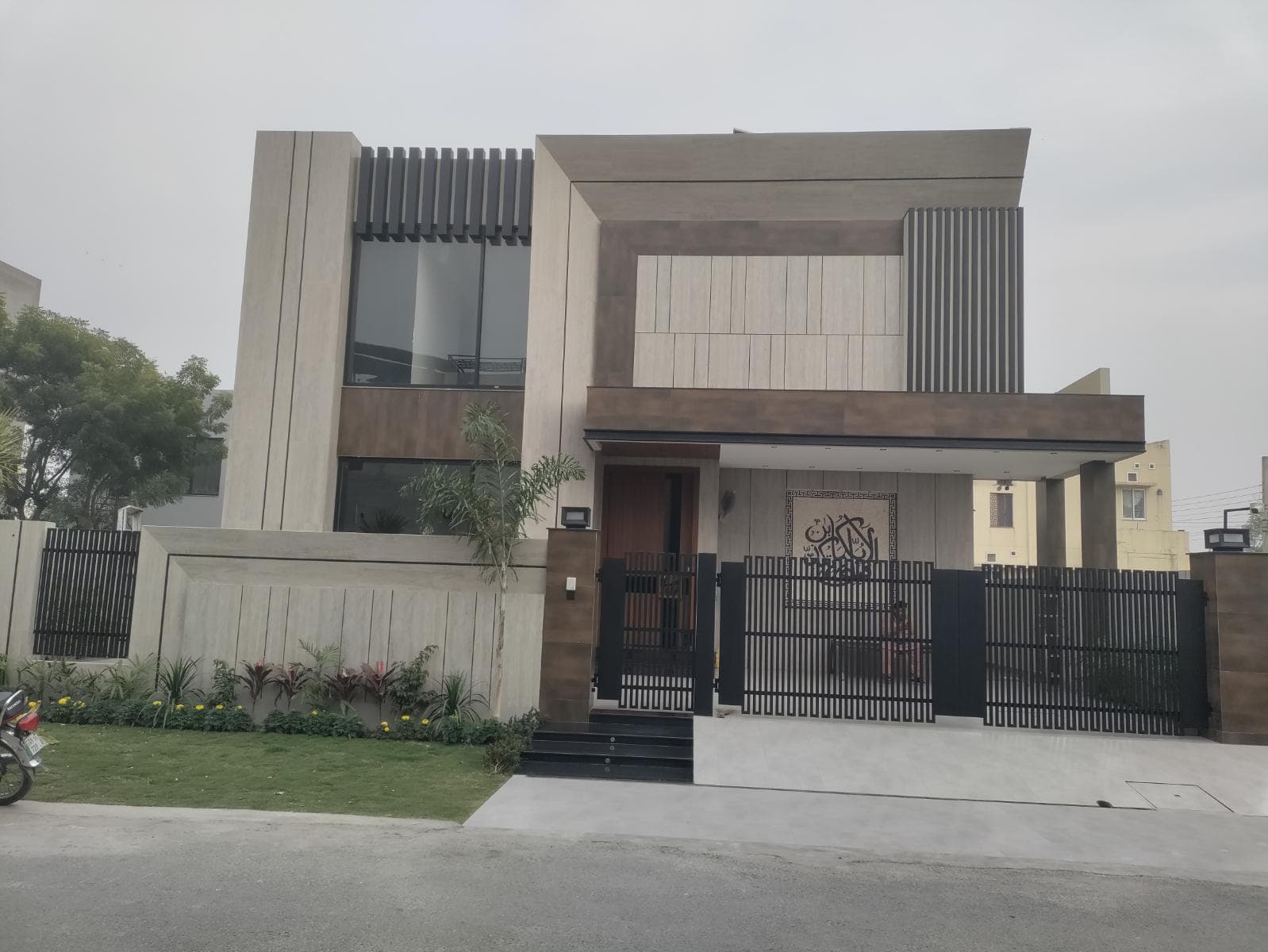 16 Marla Brand New House for sale in Lake City Meadows (EX State Life), Lahore | TL-1581 Slide 1