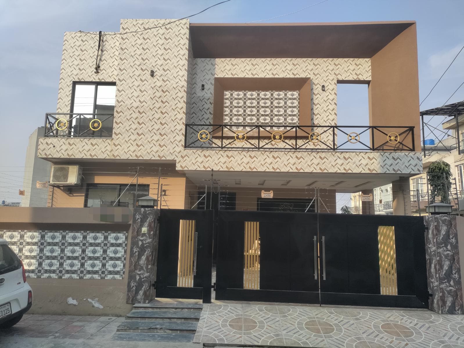 10 Marla Brand New House for sale in Bankers Town, Lahore | TL-1718 Slide 1