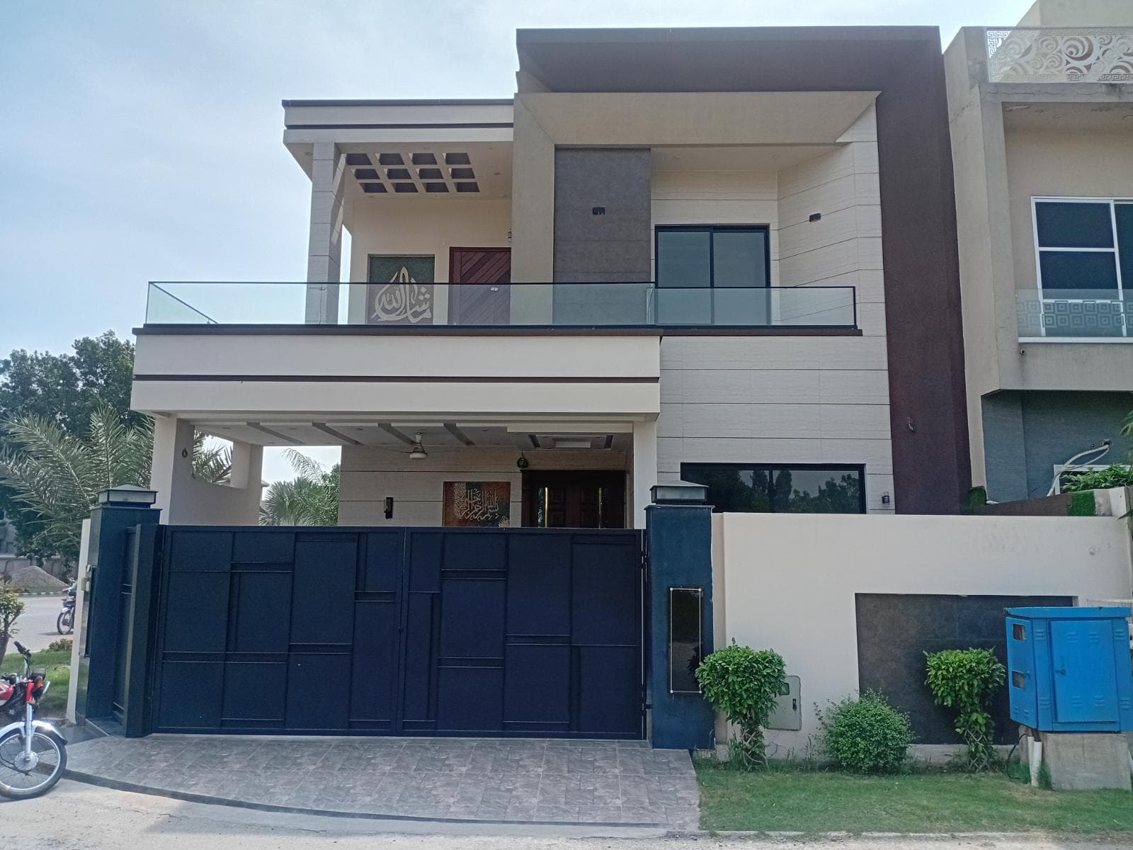 11 Marla Brand New House for sale in Lake City, Lahore | TL-2232 Slide 1