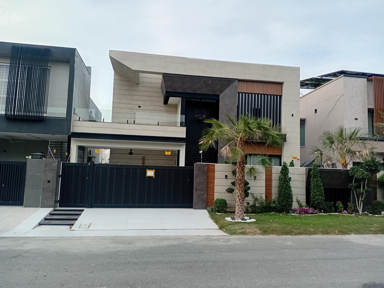 20 Marla Brand New House for sale in Lake City, Lahore | TL-2215 Slide 1