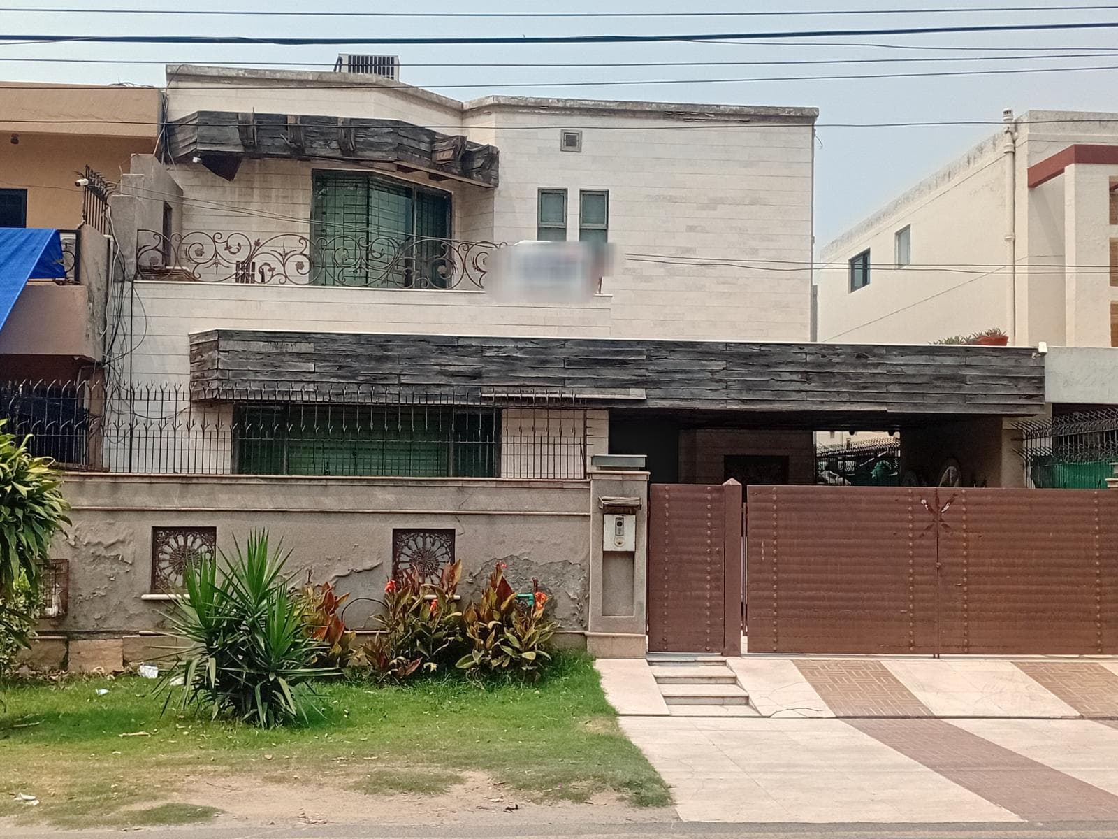 10 Marla Recently Renovated House for sale in DHA Lahore, Lahore | TL-3032 Slide 1